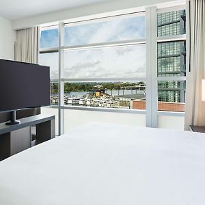 Den King Room River View